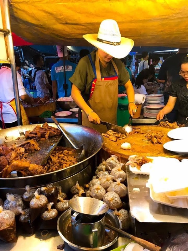 Budget travel in chiang mai thailand
