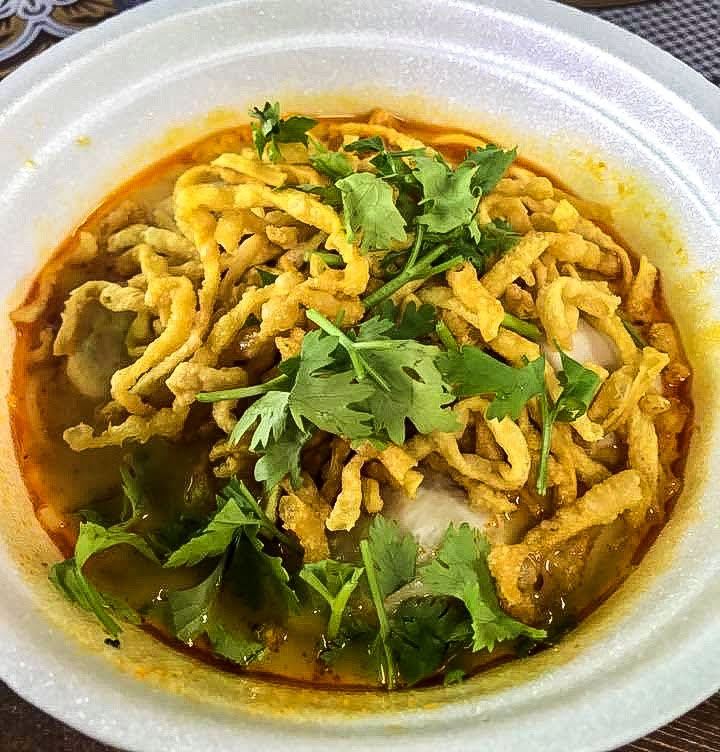 Khao Saoi Burp Tales Chiang Mai Thailand002